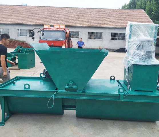 现浇渠道衬砌成型机